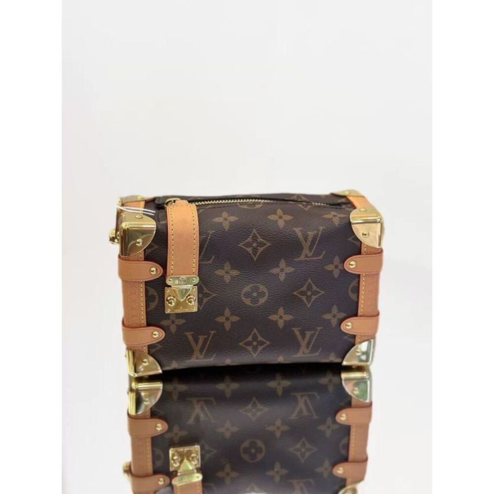 Louis Vuitton Women Pre-Loved Bag Very Good Condition - Picture 4 of 7